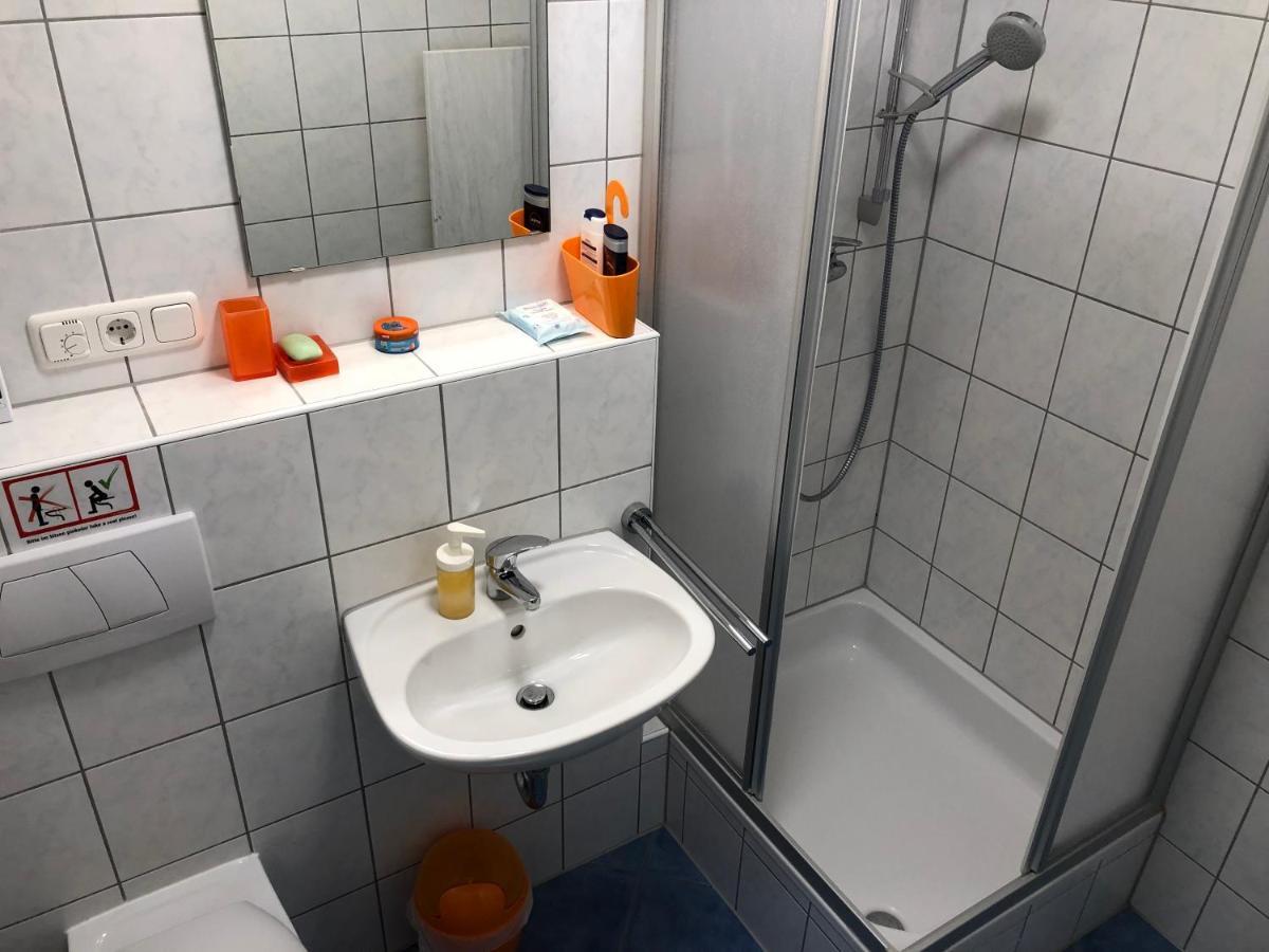 Altstadt Naehe 7 Min Fussweg Ueber Alte Maibruecke Zu Pension Mit Balkon & Garten, Ideal For Long Stay, Relocation オクゼンフルト エクステリア 写真